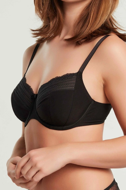 Femilet SELMA mocno trzymający biustonosz z fiszbinami na duży biust. Femilet Selma F94000 mocno trzymający biustonosz z fiszbinami