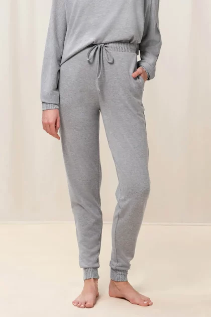 spodnie-dresowe-triumph-thermal-v1040-90x-1