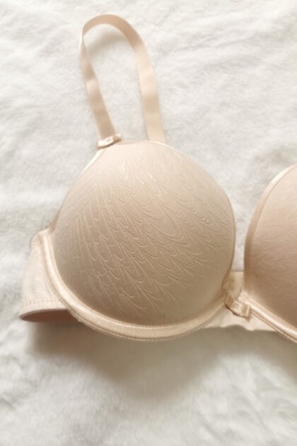 Cielisty biustonosz push-up Viania 181425 z fiszbinami