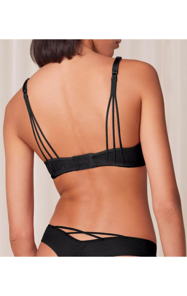 Lekko usztywniany biustonosz bez fiszbin Triumph Harmony Spotlight P czarny tył