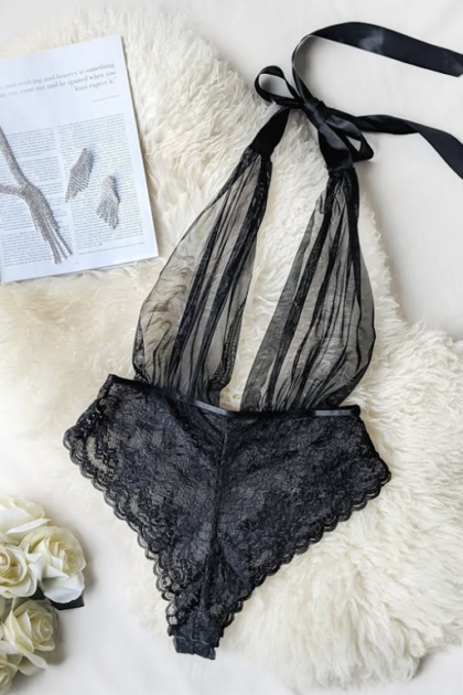 Czarne body erotyczne Oh la la Cheri Paris 52-10990 Mesh Plunge halter Body