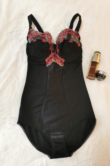 Body Modelujące z haftem Miss mary of Sweden 3143